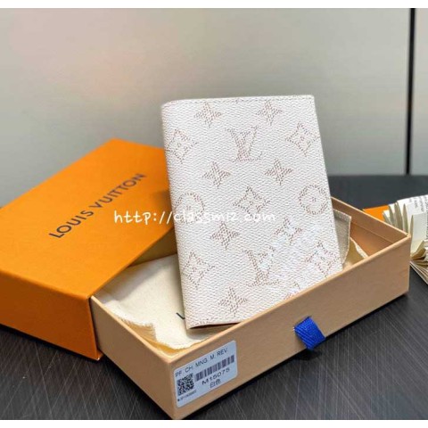루이비통 25 한정판 M15075 Monogram Heritage 여권 지갑 E779