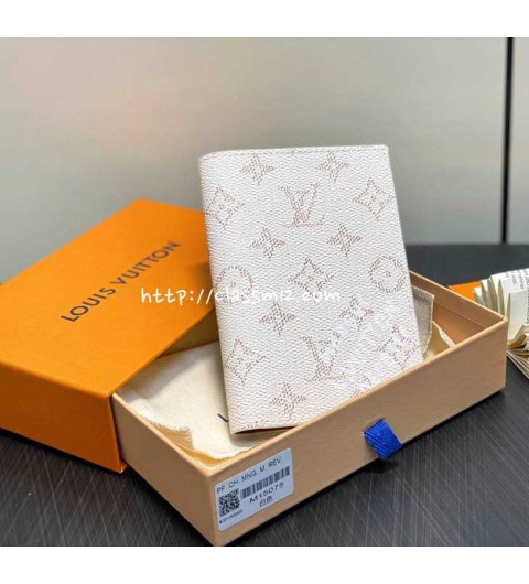 루이비통 25 한정판 M15075 Monogram Heritage 여권 지갑 E779