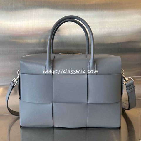 보테가베네타 25 한정판 Arco 746358 소가죽 카프스킨 서류 가방 C5251