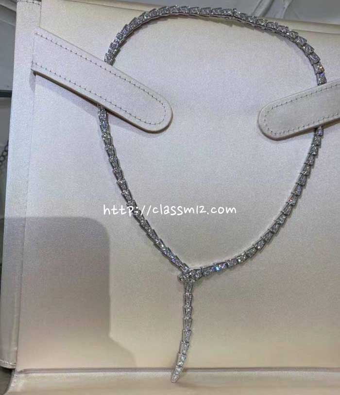 불가리 25 한정판 SERPENTI 목걸이 D2840