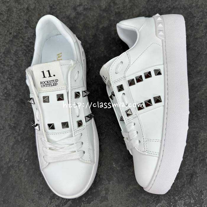 발렌티노 25 한정판 ROCKSTUD UNTITLED 남여공용 소가죽 카프스킨 운동화 B4392