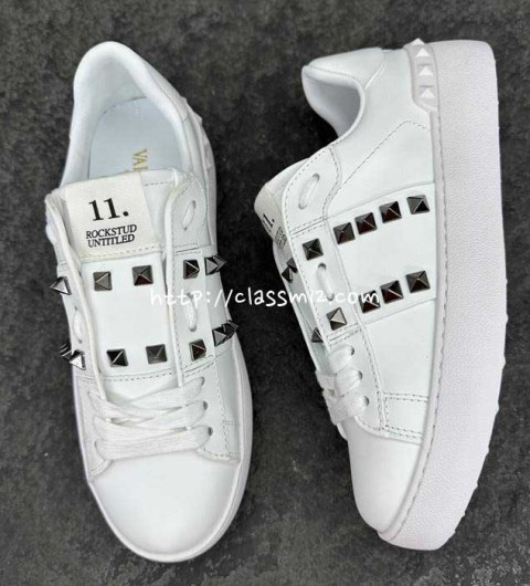 발렌티노 25 한정판 ROCKSTUD UNTITLED 남여공용 소가죽 카프스킨 운동화 B4392