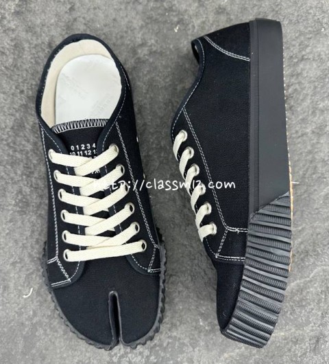 마르지엘라 25 한정판 Tabi 남여공용 신발 B4453