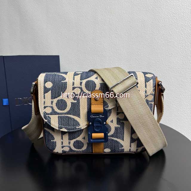 디올 25 한정판 Gravity 크로스백 가방 C5471