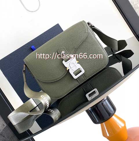 디올 25 한정판 소가죽 카프스킨 크로스백 가방 C5475