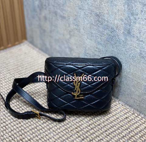 입생로랑 25 한정판 710080 JUNE BOX 양가죽 램스킨 크로스백 가방 C5530