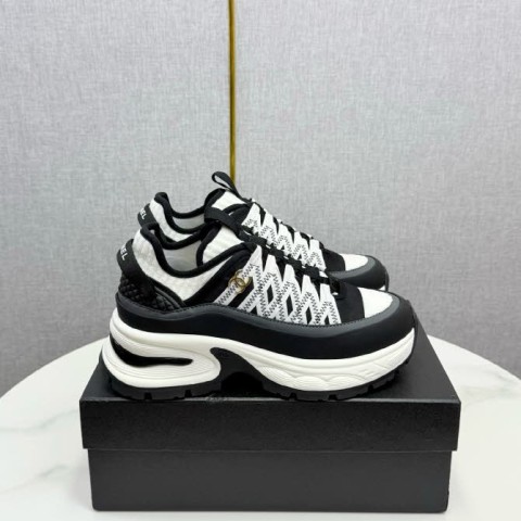 샤넬 25 한정판 여성 운동화 B4849