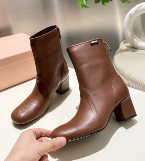 미우미우 25 한정판 6cm 여성 하이 부츠 B5135