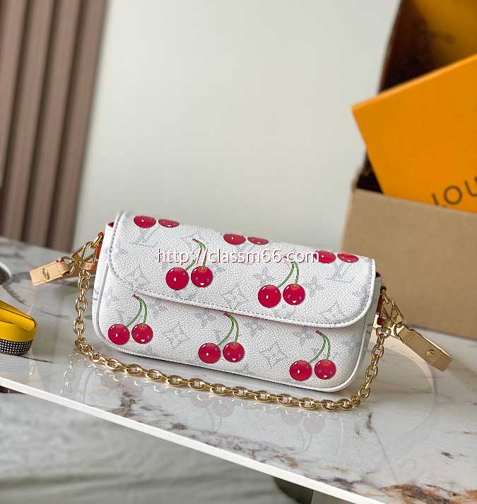루이비통 25 한정판 Wallet On Chain Ivy M14239 크로스백 가방 C5581