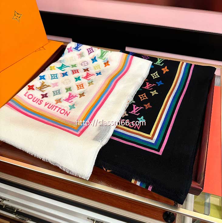 루이비통 25 한정판 양털 목도리 D3083