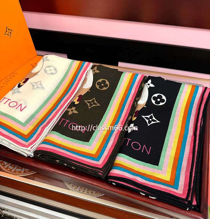 루이비통 25 한정판 스카프 D3105