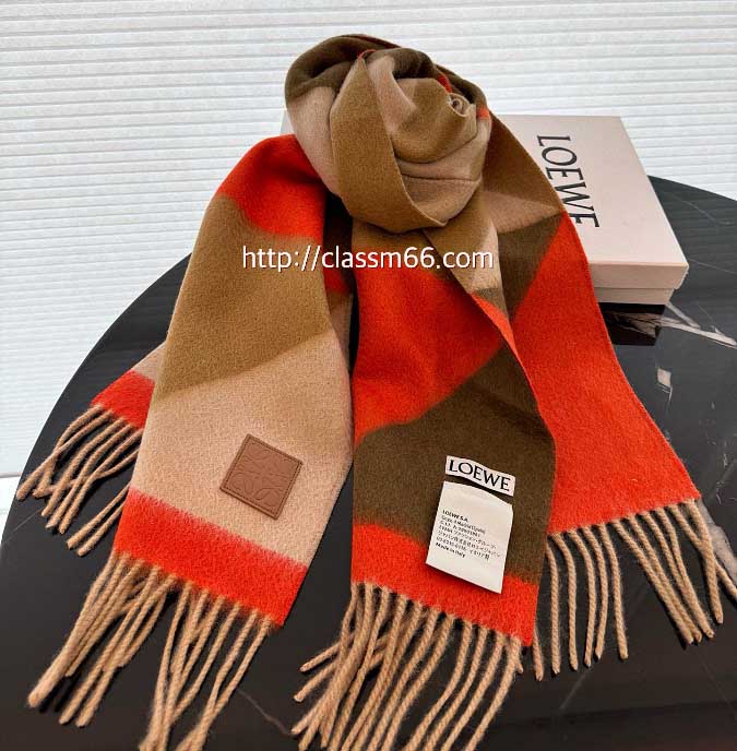 로에베 25 한정판 양털 목도리 D3106