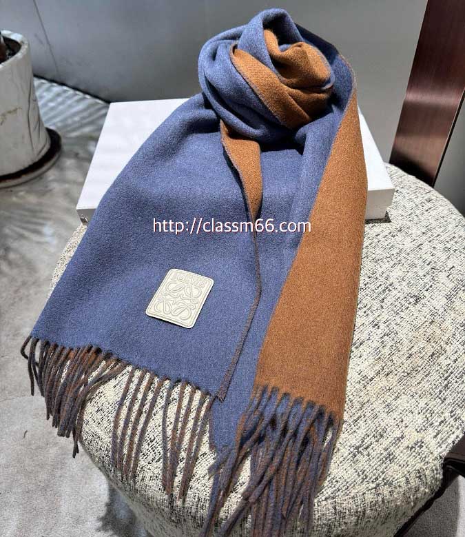 로에베 25 한정판 양털 목도리 D3108