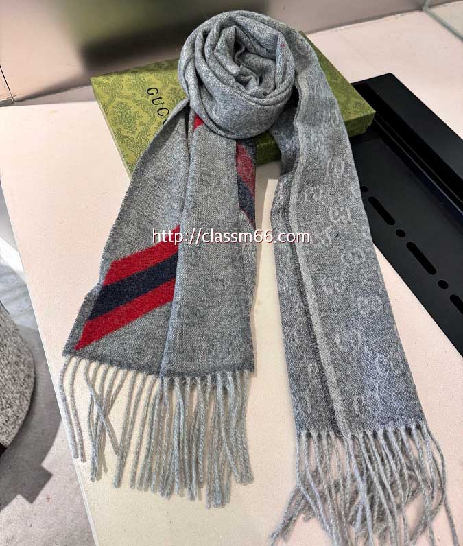 구찌 25 한정판 양털 목도리 D3110