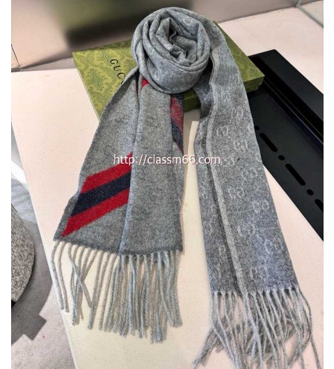 구찌 25 한정판 양털 목도리 D3110