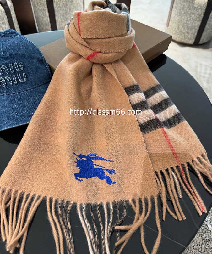 버버리 25 한정판 양털 목도리 D3113