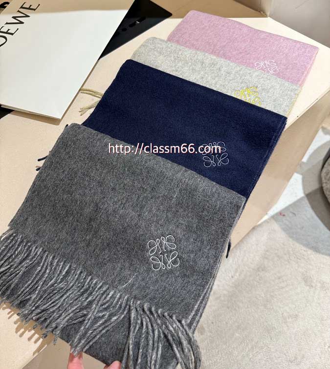 로에베 25 한정판 양털 목도리 D3115