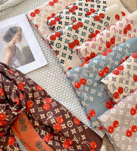 루이비통 25 한정판 양털 목도리 D3117