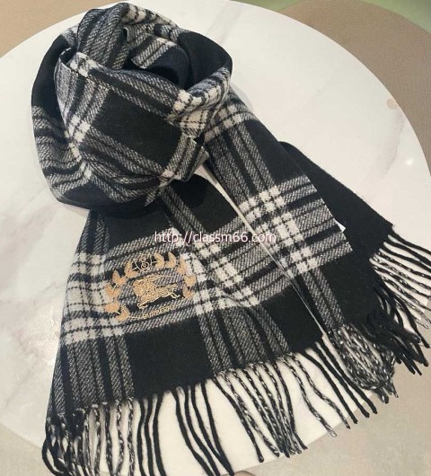 버버리 25 한정판 양털 목도리 D3124