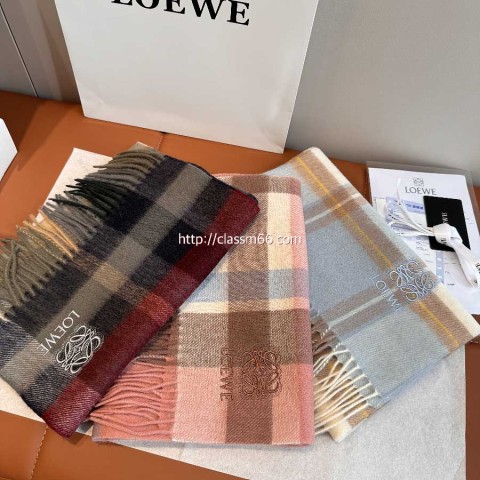 로에베 25 한정판 양털 목도리 D3128