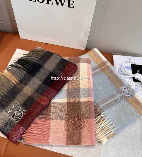 로에베 25 한정판 양털 목도리 D3128