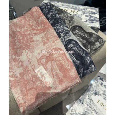 디올 25 한정판 양털 목도리 D3142