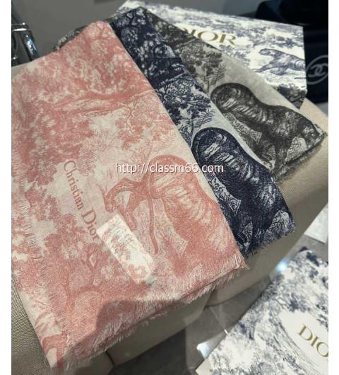 디올 25 한정판 양털 목도리 D3142