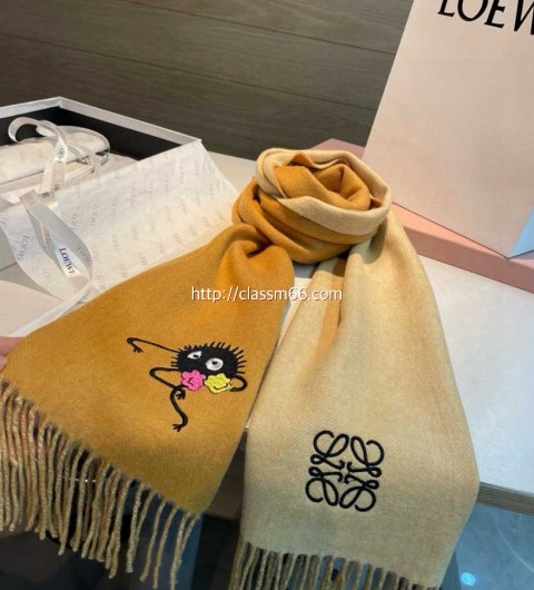 로에베 25 한정판 양털 목도리 D3148