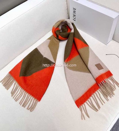 로에베 25 한정판 양털 목도리 D3172