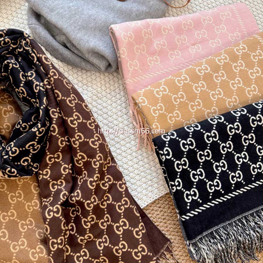 구찌 25 한정판 양털 목도리 D3180