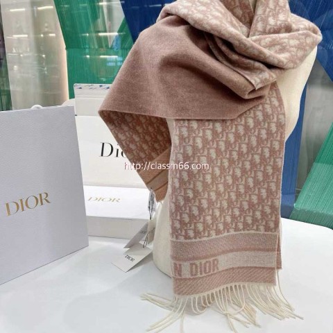 디올 25 한정판 양털 목도리 D3184