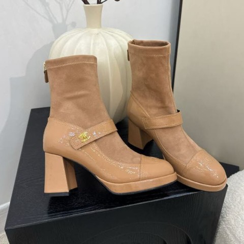 샤넬 25 한정판 여성 하이 부츠 B5172