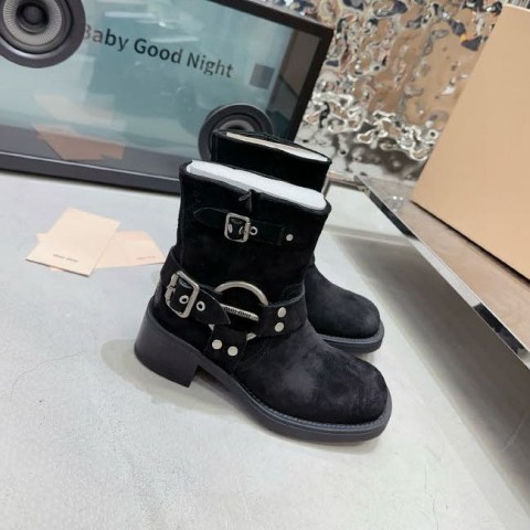 미우미우 25 한정판 여성 부츠 B5246