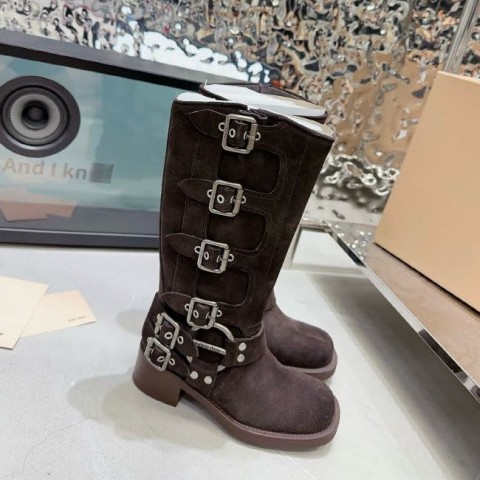 미우미우 25 한정판 여성 부츠 B5251