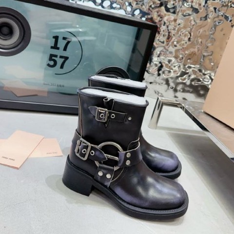 미우미우 25 한정판 여성 부츠 B5254