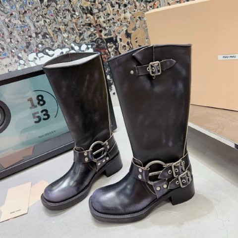미우미우 25 한정판 여성 부츠 B5258
