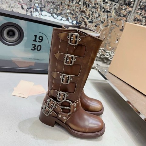 미우미우 25 한정판 여성 부츠 B5259