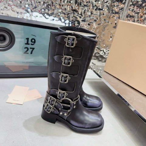 미우미우 25 한정판 여성 부츠 B5260