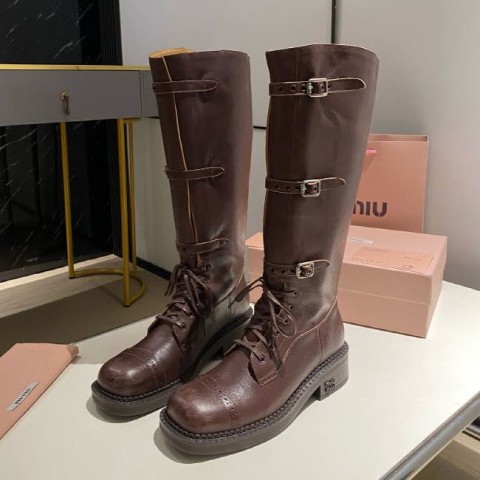 미우미우 25 한정판 여성 부츠 B5261