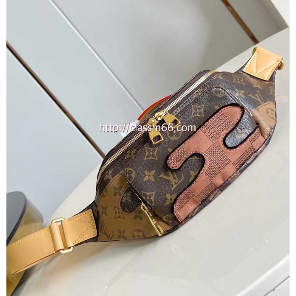 루이비통 25 한정판 M15271 Rush Bumbag 크로스백 가방 C5585