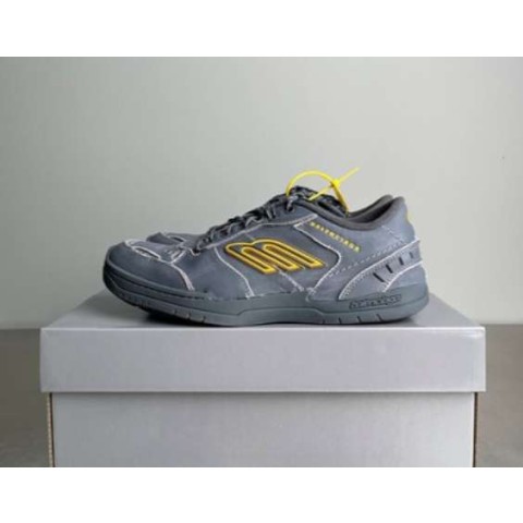 발렌시아가 25 한정판 남녀공용 Hamptons Worn-Out Sneaker 블랙 햄튼스 원아웃 스니커즈 신발 B5271