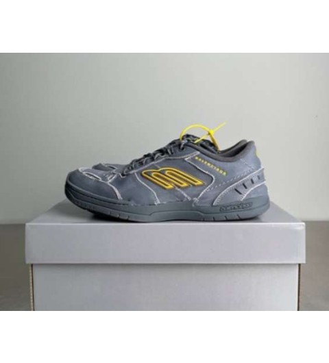 발렌시아가 25 한정판 남녀공용 Hamptons Worn-Out Sneaker 블랙 햄튼스 원아웃 스니커즈 신발 B5243
