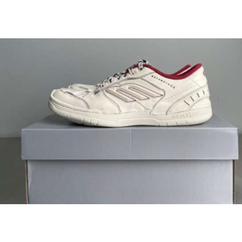 발렌시아가 25 한정판 남녀공용 Hamptons Worn-Out Sneaker 화이트/레드 햄튼스 원아웃 스니커즈 신발 B5274