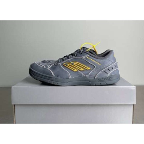 발렌시아가 25 한정판 남녀공용 Hamptons Worn-Out Sneaker 네이비 햄튼스 원아웃 스니커즈 신발 B5276