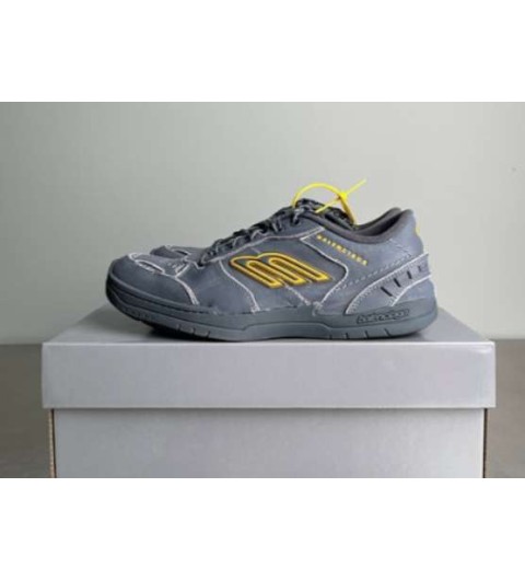 발렌시아가 25 한정판 남녀공용 Hamptons Worn-Out Sneaker 네이비 햄튼스 원아웃 스니커즈 신발 B5248