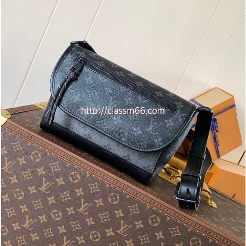 루이비통 25 한정판 M12681 Pulse 크로스백 가방 C5622