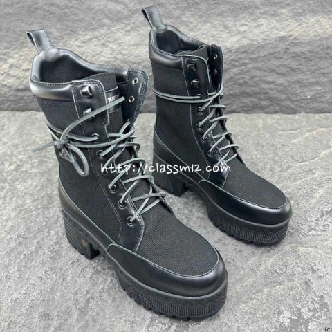 루이비통 25 한정판 Laureate 여성 소가죽 카프스킨 부츠 B5281