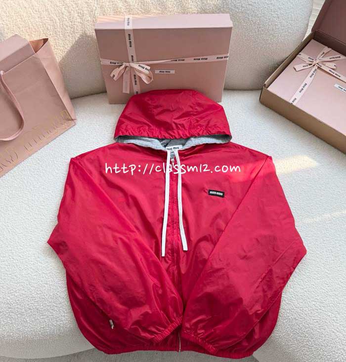 미우미우 25 한정판 여성 긴팔 후드 자켓 A13448