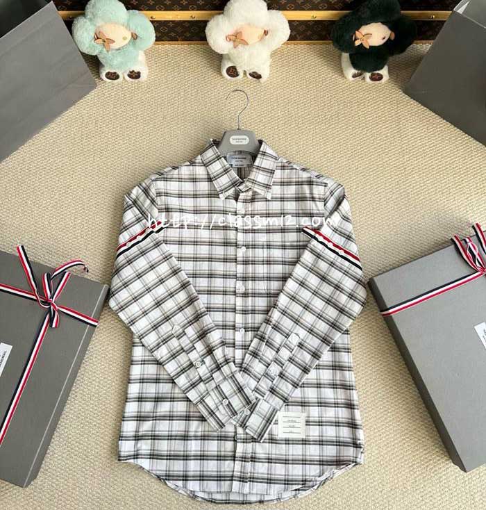 톰브라운 25 한정판 긴팔 셔츠 A13480