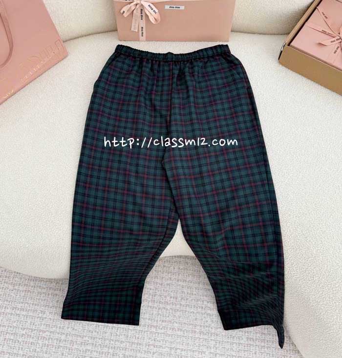 미우미우 25 한정판 긴바지 A13492